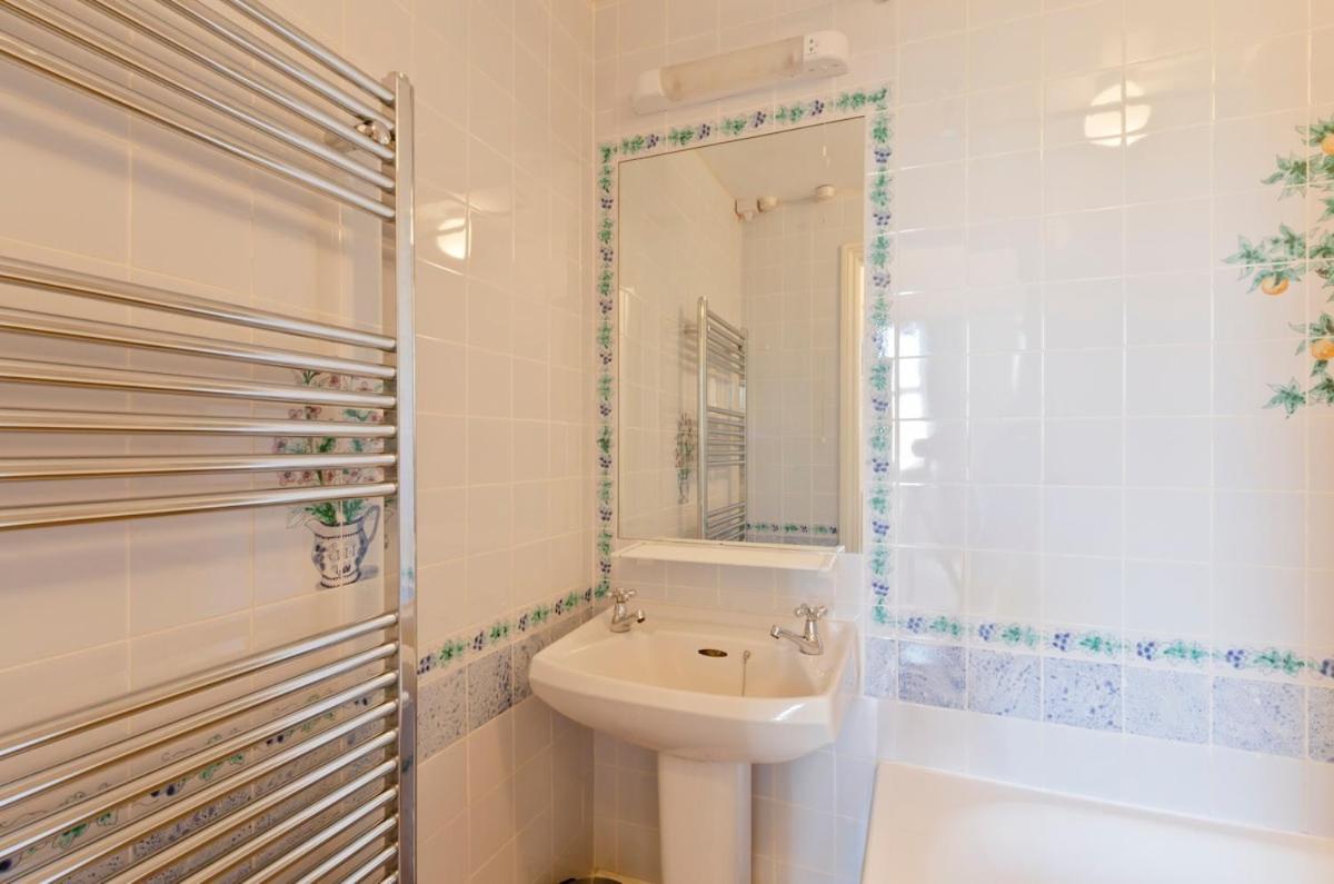 Notting Hill Charm -Sleeps 5 - Urban Retreat Apartment Londra Exterior foto